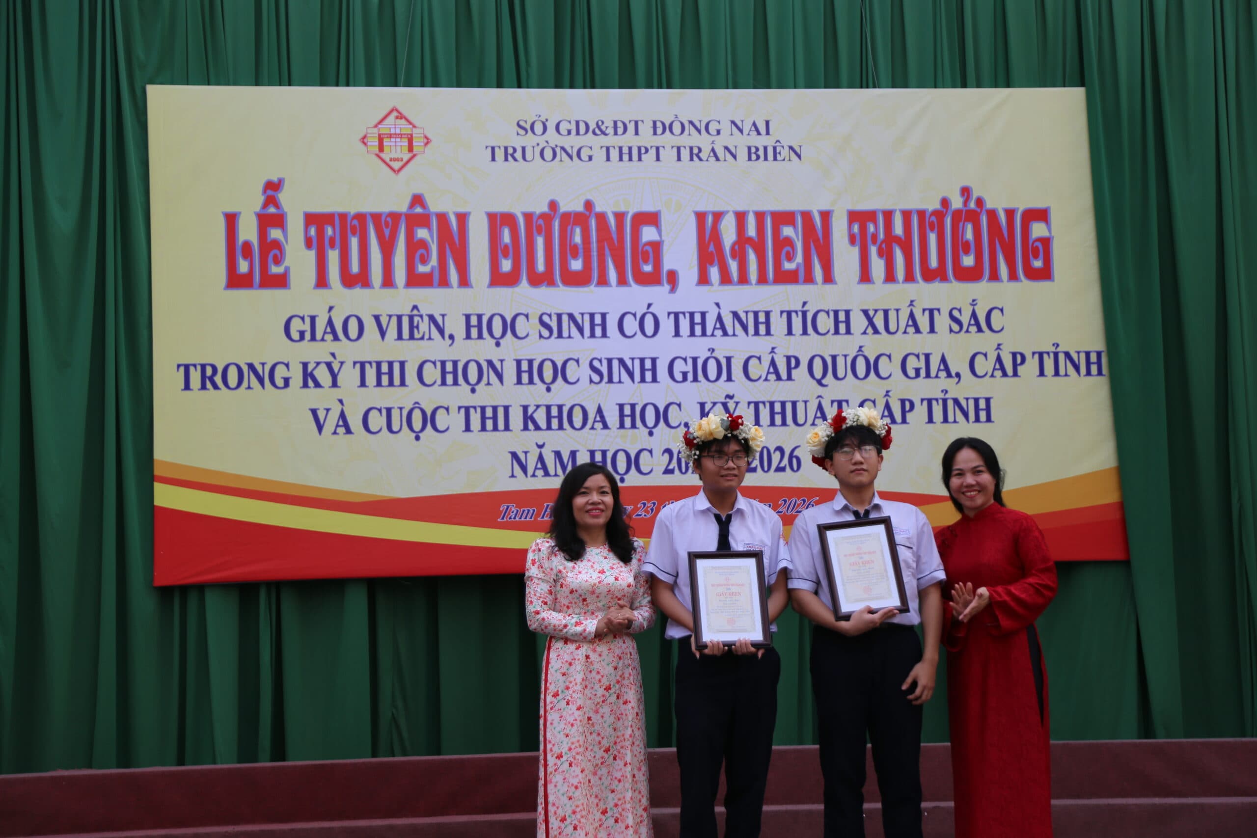 THPT Trấn Biên, vinh danh giáo viên và học sinh nhân dịp đầu xuân Bính Ngọ