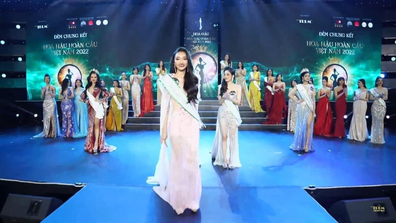 Học sinh Phạm Kim Ngân trường THPT Trấn Biên – Biên Hòa – Đồng Nai, niên khóa 2019 – 2022 đăng quang hoa hậu hoàn cầu